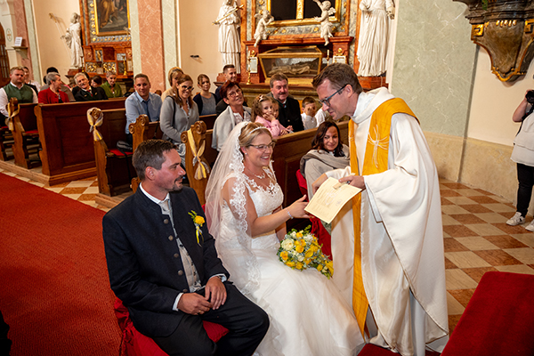 Hochzeit in der Kirche fotografiert von Hochzeitsfotograf Dieter Puntigam